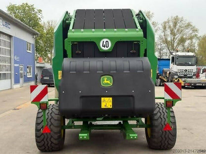 Agricultural Machine John Deere V451 - Textilian