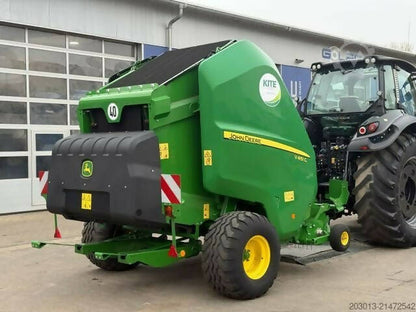 Agricultural Machine John Deere V451 - Textilian