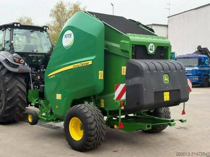 Agricultural Machine John Deere V451 - Textilian