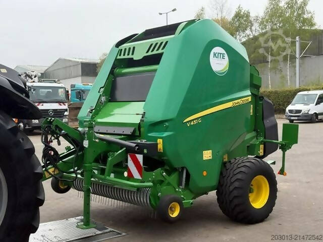 Agricultural Machine John Deere V451 - Textilian
